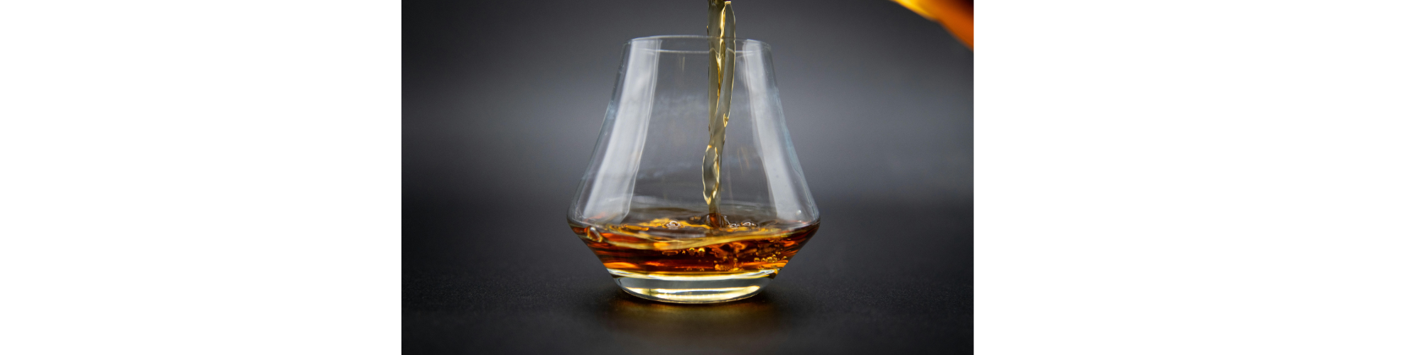 Alla Scoperta del Whiskey Irlandese: Un Tour Tra le Migliori Distillerie dell’Isola.