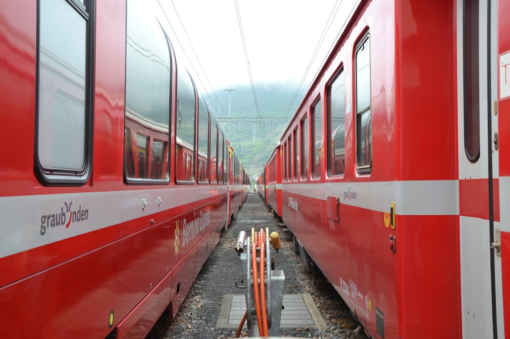 Trenino Rosso del Bernina, Italia e Svizzera