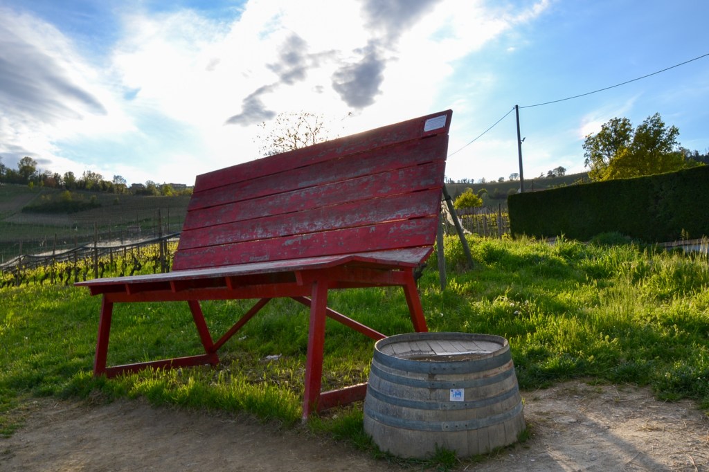 Panchine Gigante, La Morra